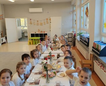 Zdrowe śniadanie w grupie Liski - powiększ