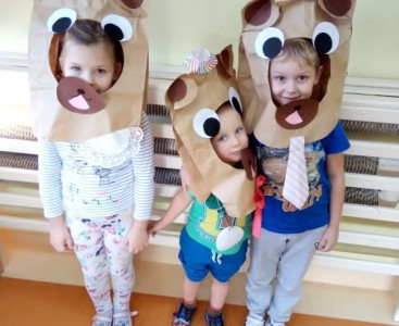 Madzia, Kubuś i Dominik jako Trzy Niedźwiadki - powiększ