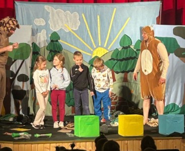 Teatrzyk w SOK w Strzelcach Opolskich „Ucieczka z ZOO” - powiększ