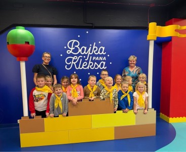 Zdjęcie grupowe przedszkolaków oddziału przedszkolnego Szymiszów. - powiększ