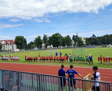 Prezentacja drużyn na murawie - powiększ