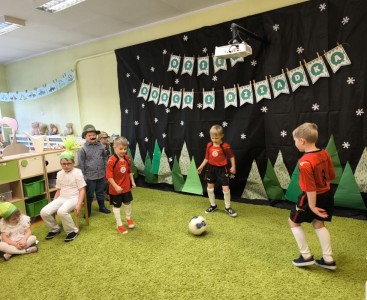 'Słoneczka' w adaptacji utworu J. Tuwima 'Rzepka' - powiększ