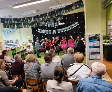 'Słoneczka' w adaptacji utworu J. Tuwima 'Rzepka' - powiększ