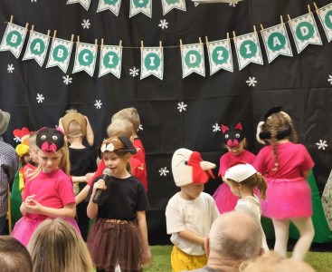 'Słoneczka' w adaptacji utworu J. Tuwima 'Rzepka' - powiększ