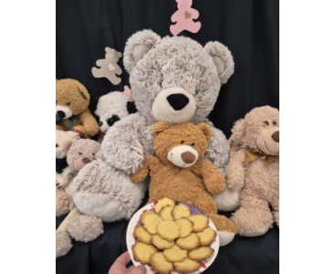 Ekipa pluszowych misiów z ciasteczkami. - powiększ